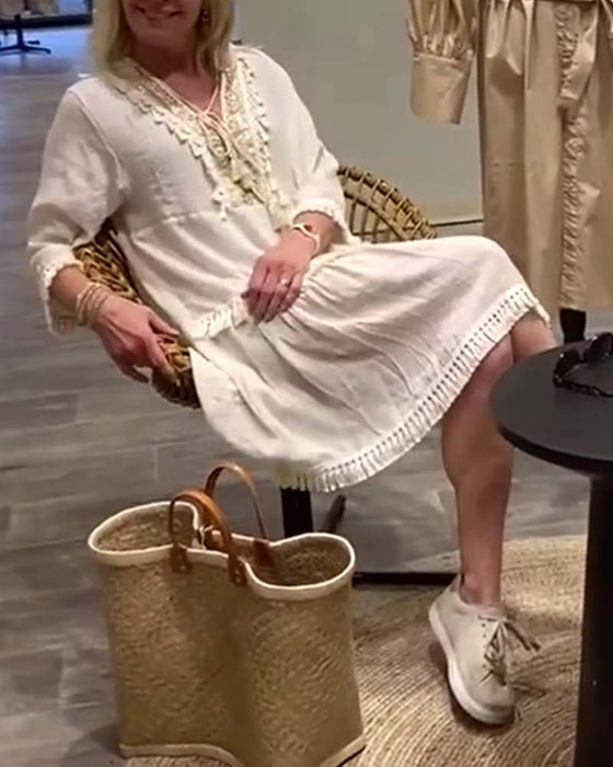 V-ringad frans i spets avslappnad klänning