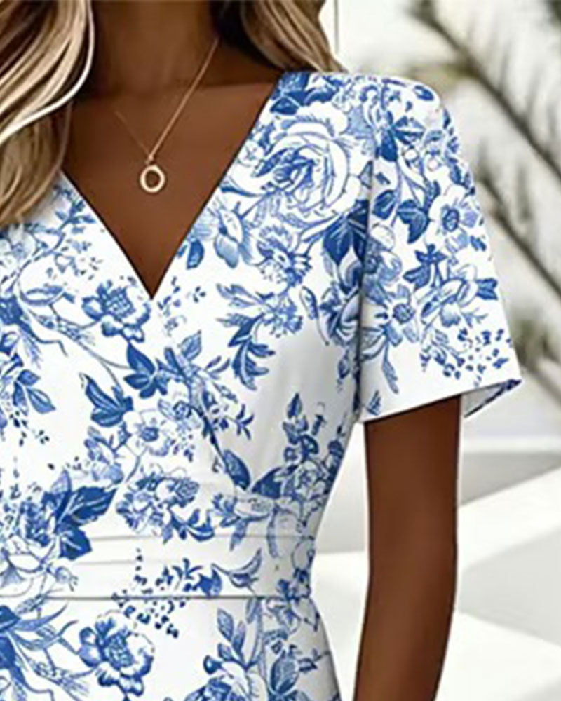 Klänning Blåvit Porslinstryck V-Ringad Midjeknäppning