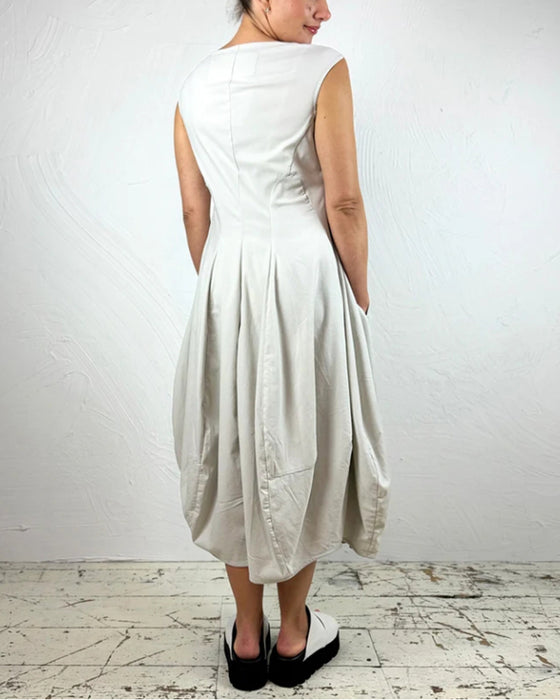 Enfärgad ärmlös avslappnad klänning