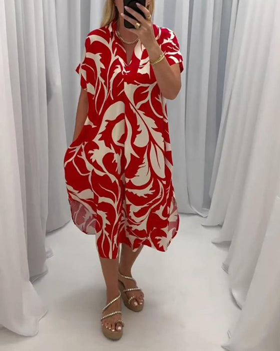 Fritidsklänning med slits i kontrasttryck