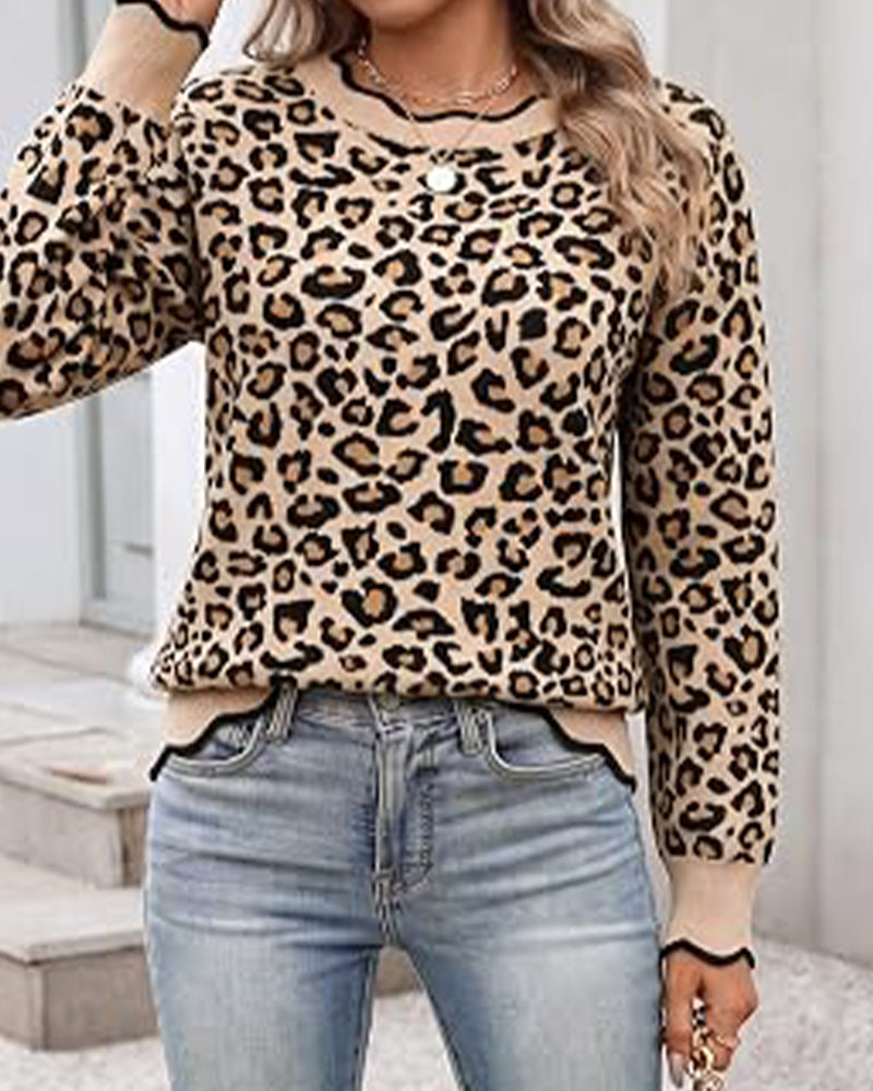 Rundhalsad Leopardtryck Tröja