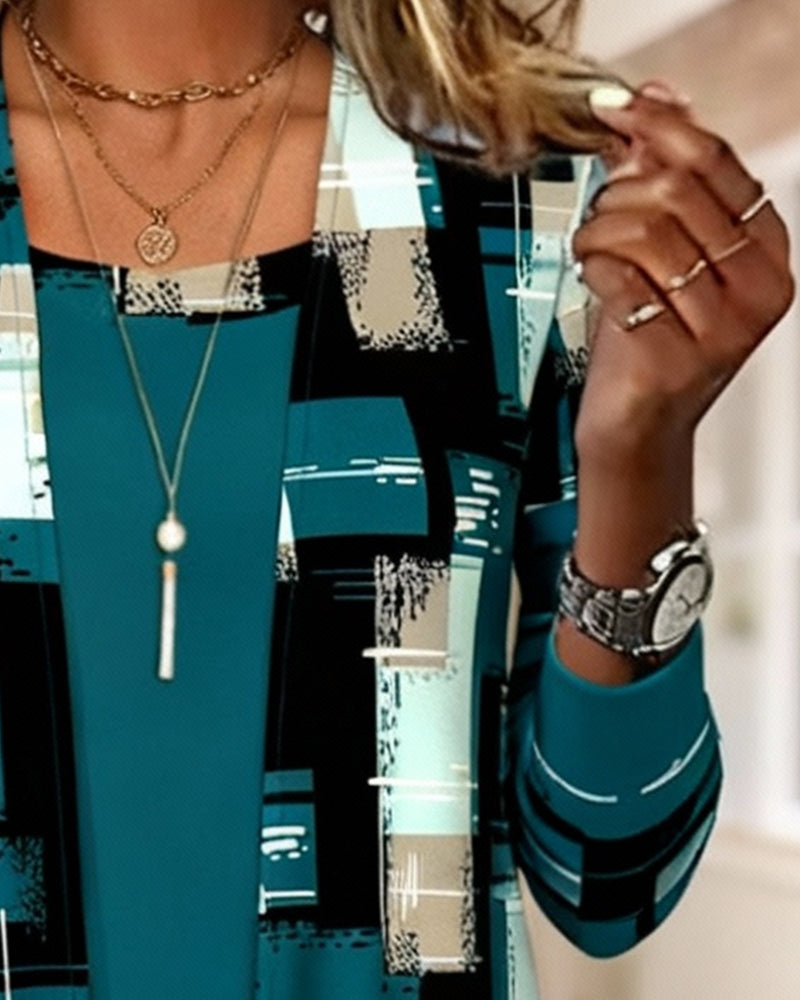 Topp Med Oregelbundet Mönster I Fusktvådelad Stil