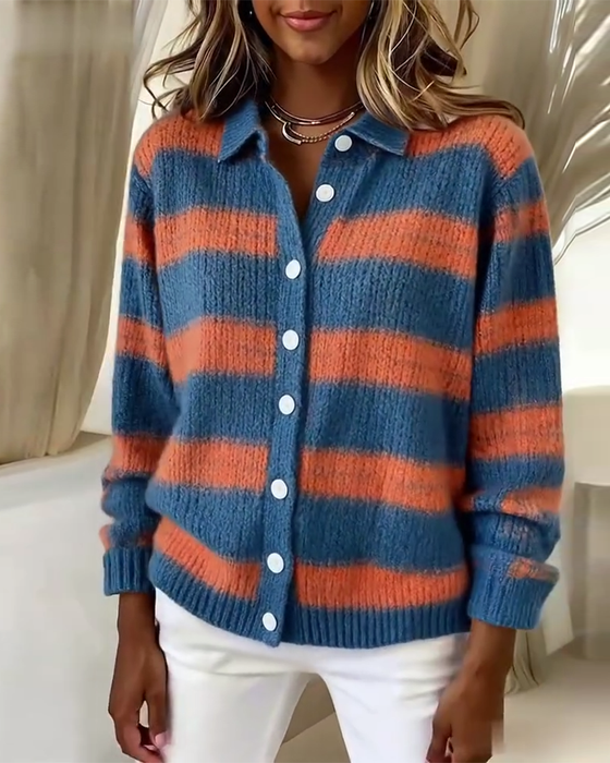 Randig kofta med knappar för vardagsbruk