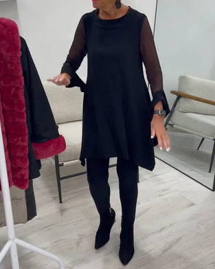 Blus Med Oregelbunden Fåll Och Vida Ärmar