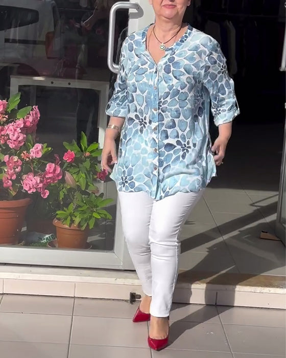 Avslappnad tryckt skjorta med v-ringad button-down