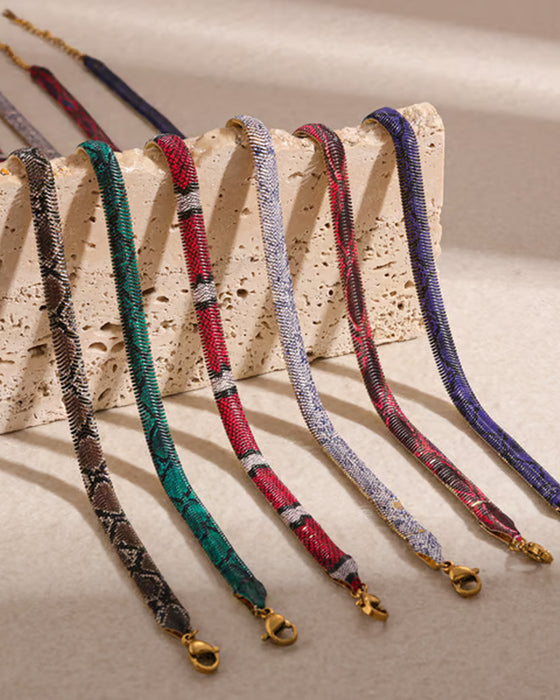 Orm Statement Halsband – En Symbol för Mysterium & Kraft