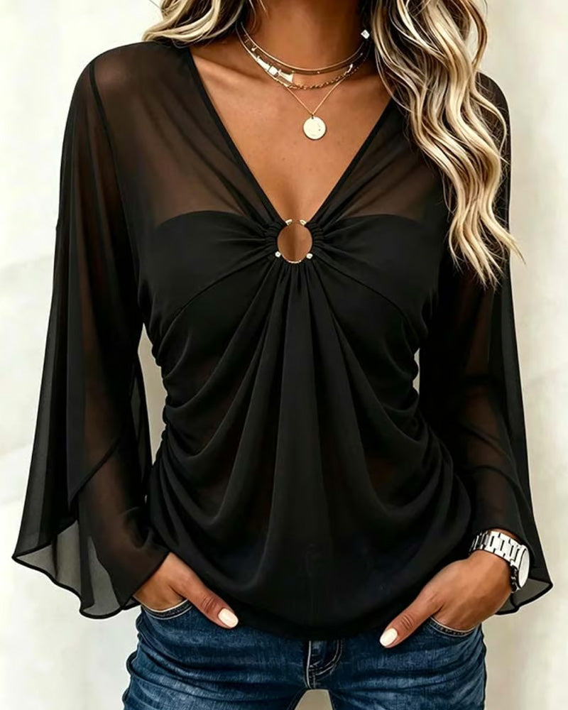 Blus V-Hals Metall Ring Twist