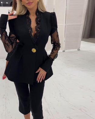 Blazer Med Spets Panel Detalj, Strukturerad Passform Och Elegant Stämning