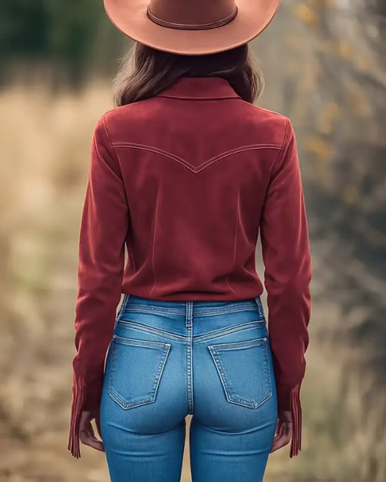 Skjorta Med Lapel Krage, Fransfickor Detalj Och Modern Skärning