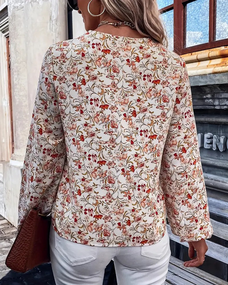 T-shirt med långärmad tryck och v-ringning