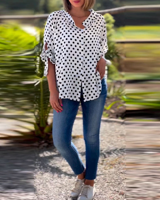 Blus med prickigt tryck och halvärm