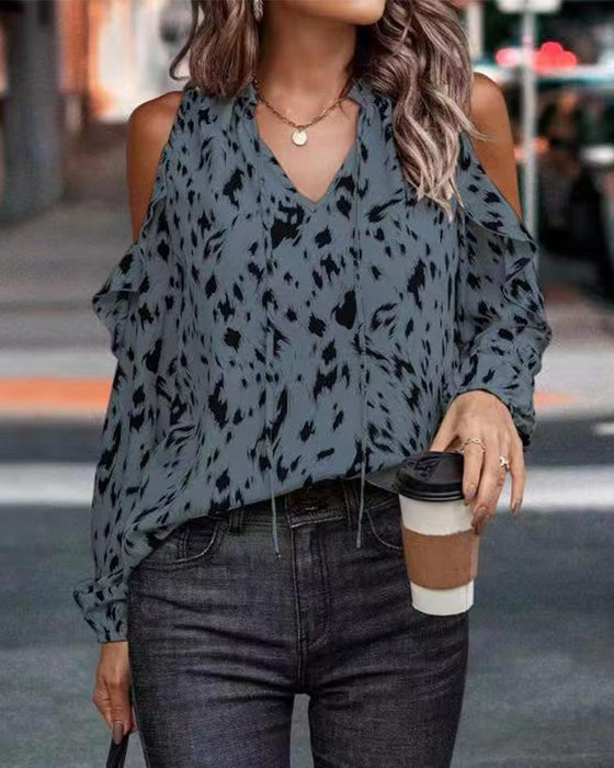 Bar axel blus med V-ringning och volang