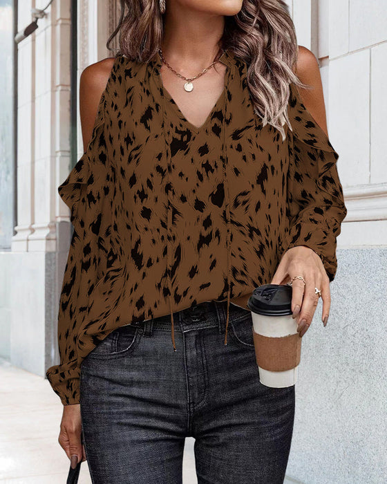 Bar axel blus med V-ringning och volang