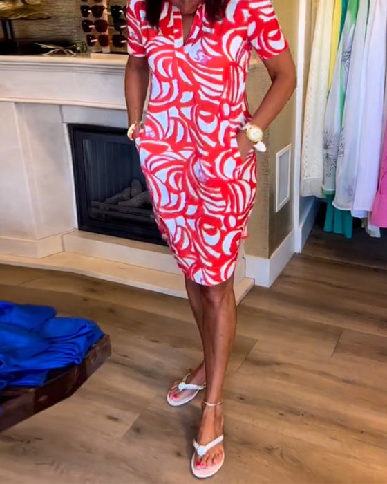 Kortärmad klänning med tryck