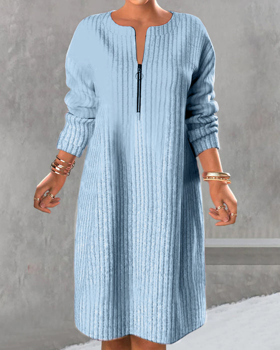 Enfärgad klänning med dragkedja