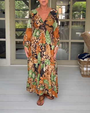 V-ringad långärmad klänning