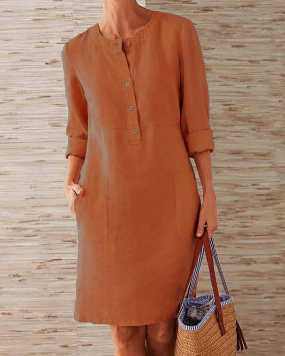 Elegant enfärgad klänning