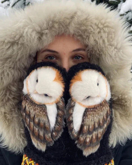 Handvävda nordiska handskar i ylle med ugglor