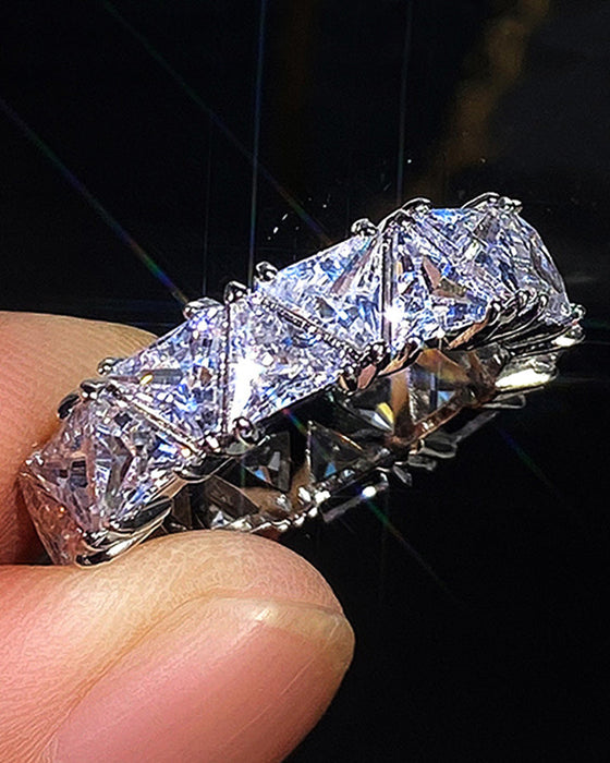 Ringa med triangulär med zirconia