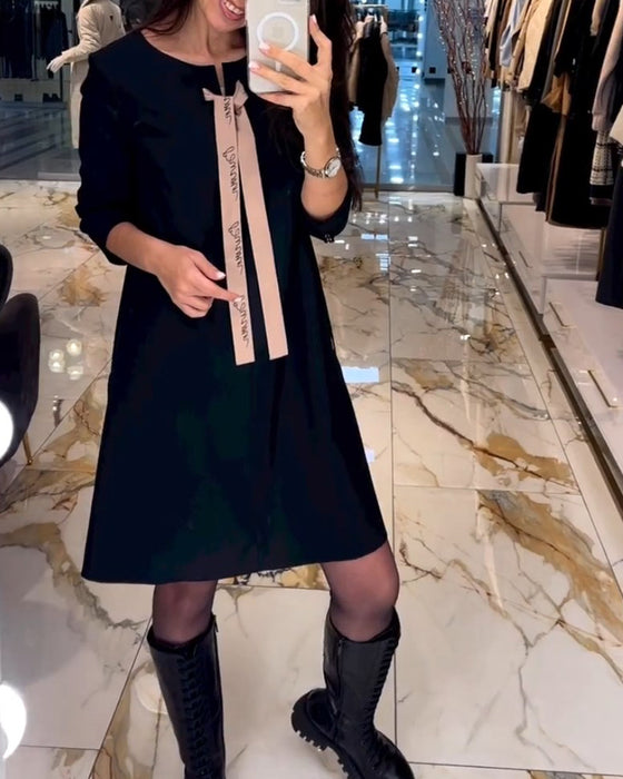 Klänning med elegant stil och bandage