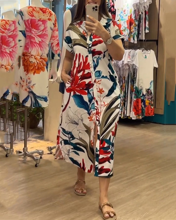 Klänning med korta ärmar och tryckt mönster