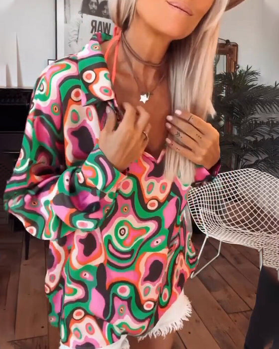 Tryckt v-ringad blus