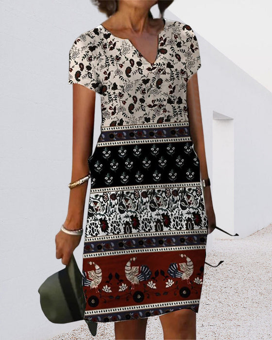 V-ringad klänning med färgblocktryck