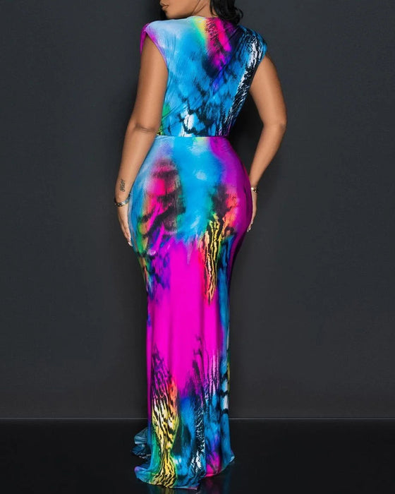 Klänning med ärmlös och nyppad midja