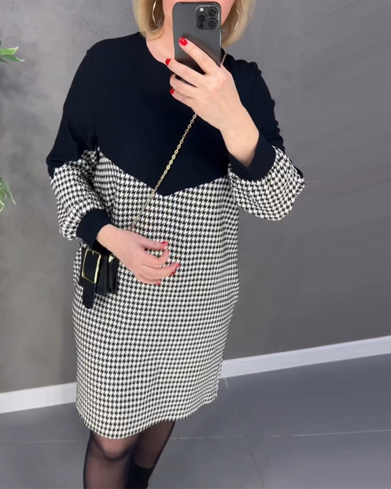 Elegant färgblockklänning med rutor