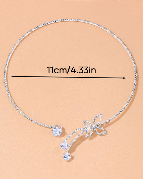 Halsband med fjäril