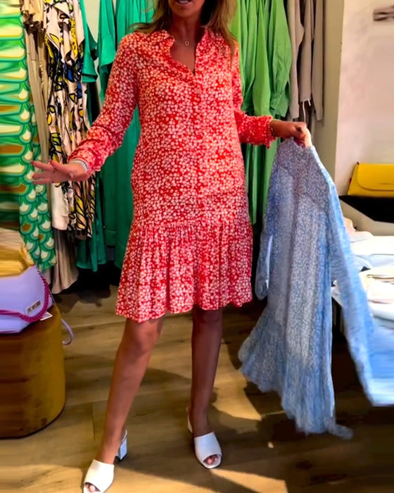 V-ringad klänning med blommönster