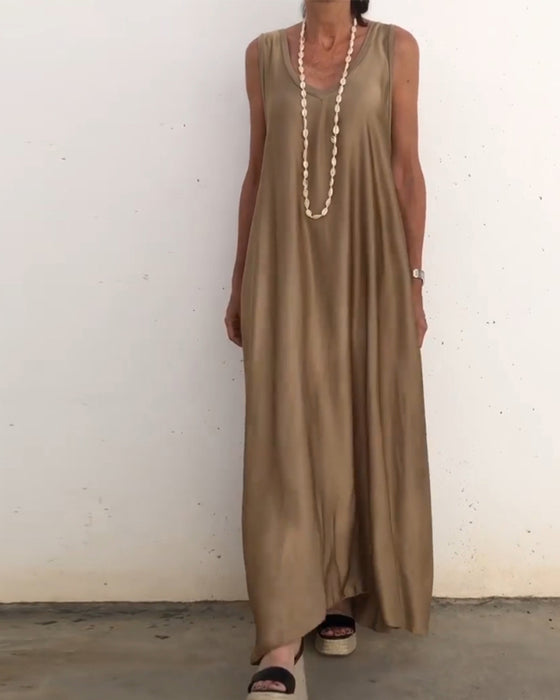 Ärmlös lång klänning med rund halsringning