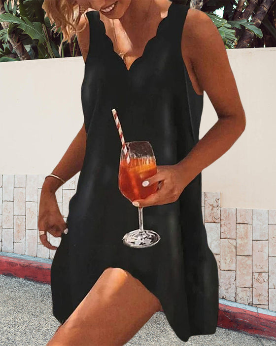 Casual svart klänning med våghals