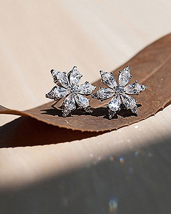 Snöflinga blomma zirkon örhängen