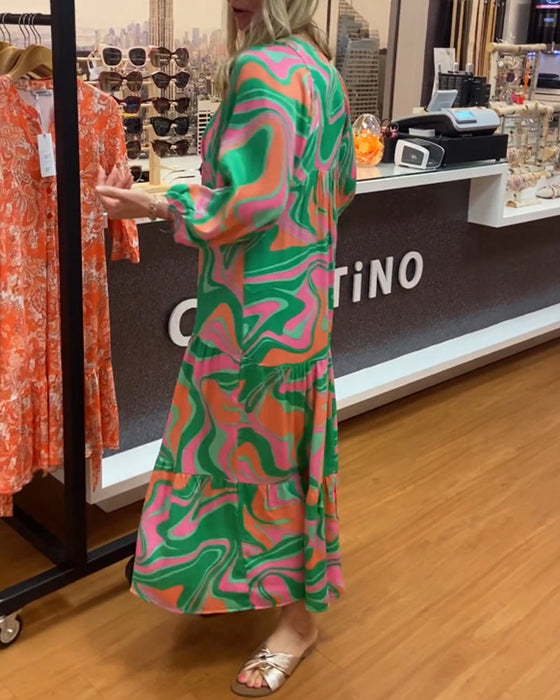 Maxiklänning med v-ringning och tryck