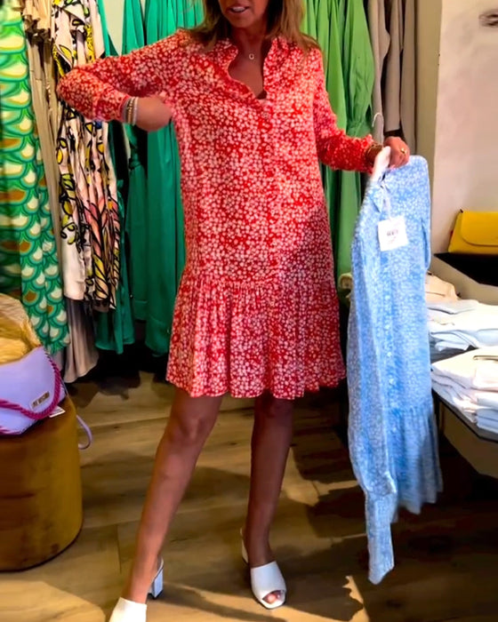 V-ringad klänning med blommönster