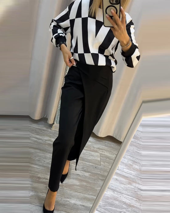 V-tryckt tröja med rund hals