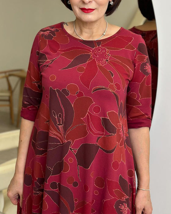 Rund halsad blommig vardagsklänning