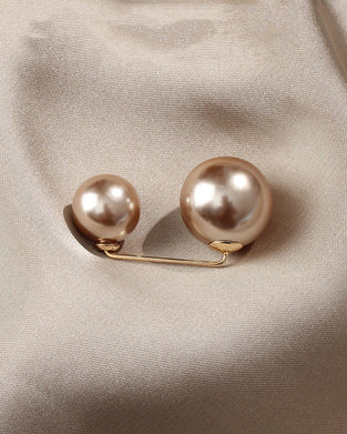 Pärlbrosch i 2 stilar