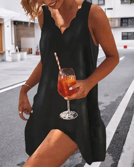 Casual svart klänning med våghals