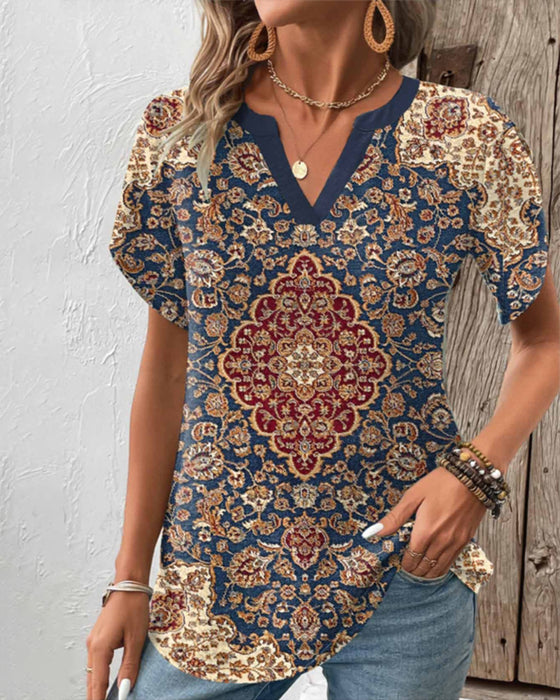 Topp med korta ärmar och retrostil