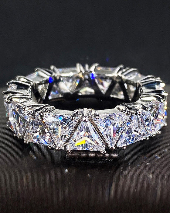 Ringa med triangulär med zirconia