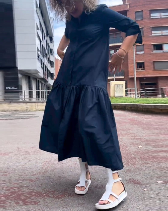 Enfärgad avslappnad långärmad klänning