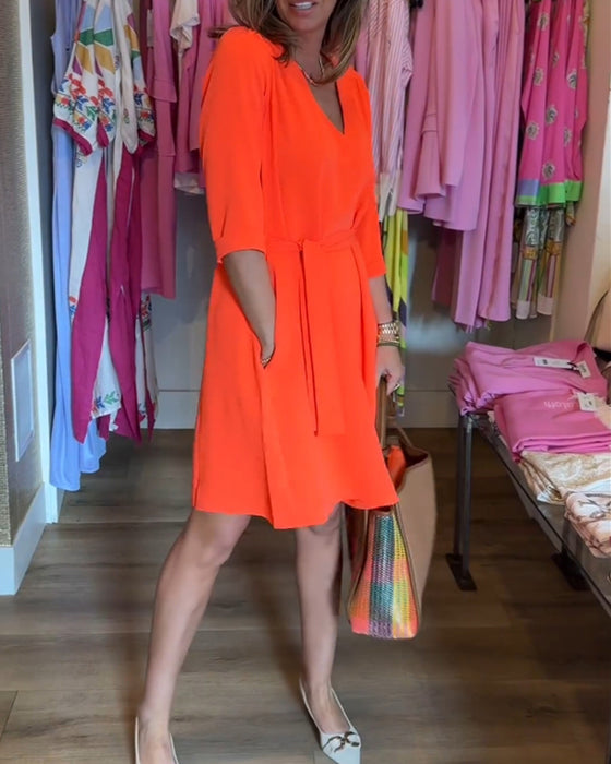 Midi-ärmad enfärgad klänning med bälte