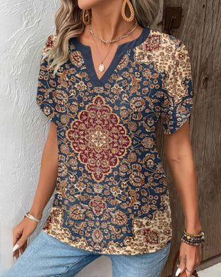 Topp med korta ärmar och retrostil