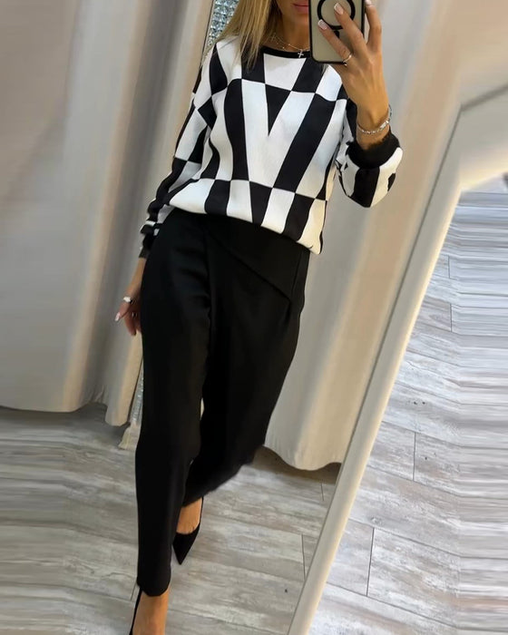 V-tryckt tröja med rund hals