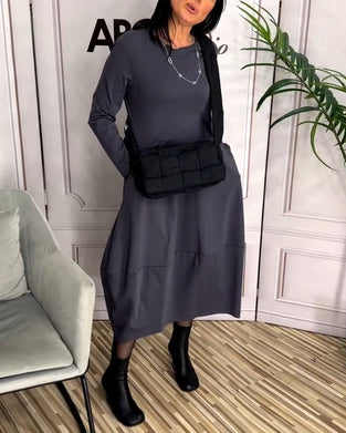 Klänning med avslappnad stil och rund hals