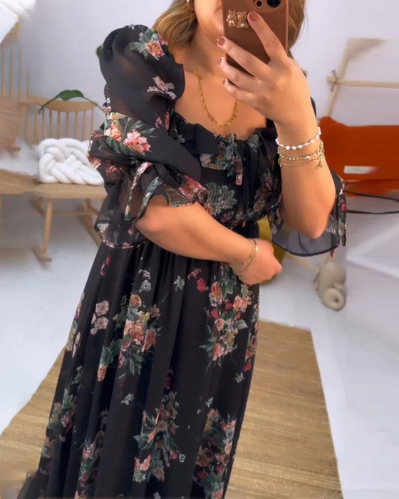 Blommig elegant klänning med fyrkantig hals