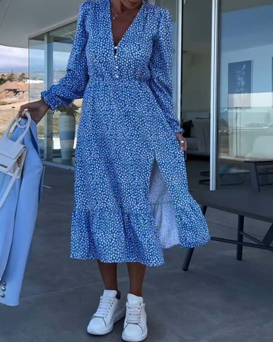 V-ringad blommig patchworkklänning