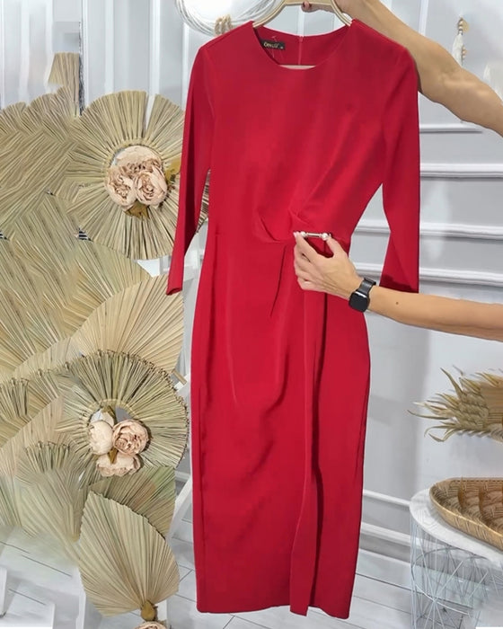 Romantisk enfärgad lång klänning med rund hals